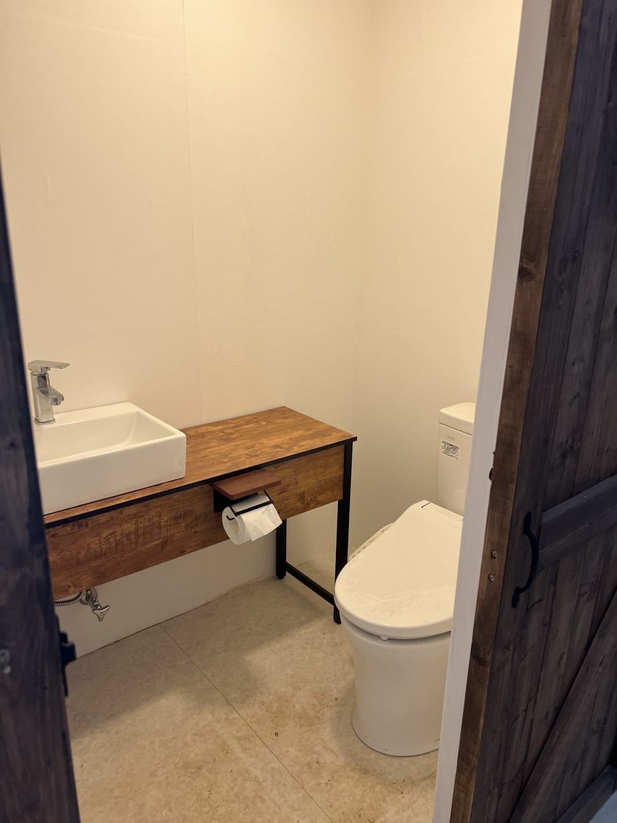 清潔な水洗トイレ内部
